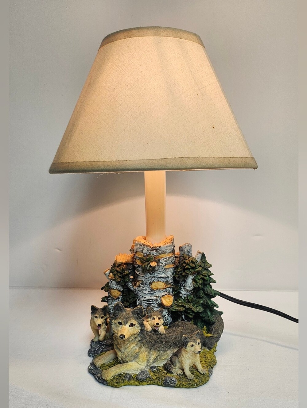 Rustic Wolf Family Table Lamp - Beige Shade